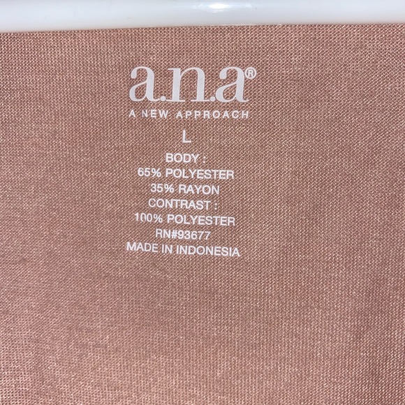 5/$20 Blush Pink Mixed Media V-Neck Tee - Picture 5 of 5